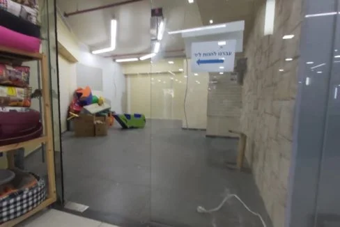 להשכרה חנות באם המושבות