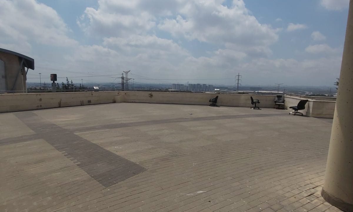 eccda6e8-4583-4926-9587-fb3a7d32e4b1