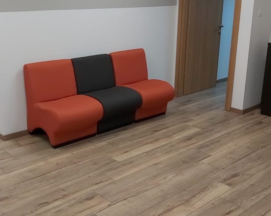 כניסה למשרד