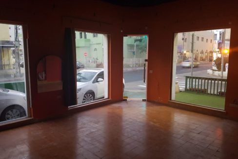 להשכרה חנות באזור שוק הכרמל