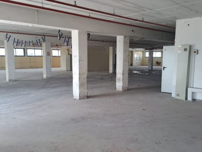 להשכרה מבנה תעשייה בחולון 625 ב