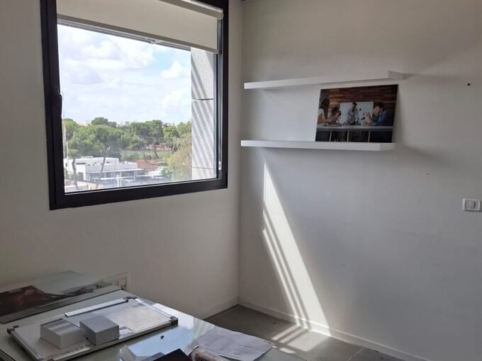 להשכרה משרדים בכפר סבא קומה 4