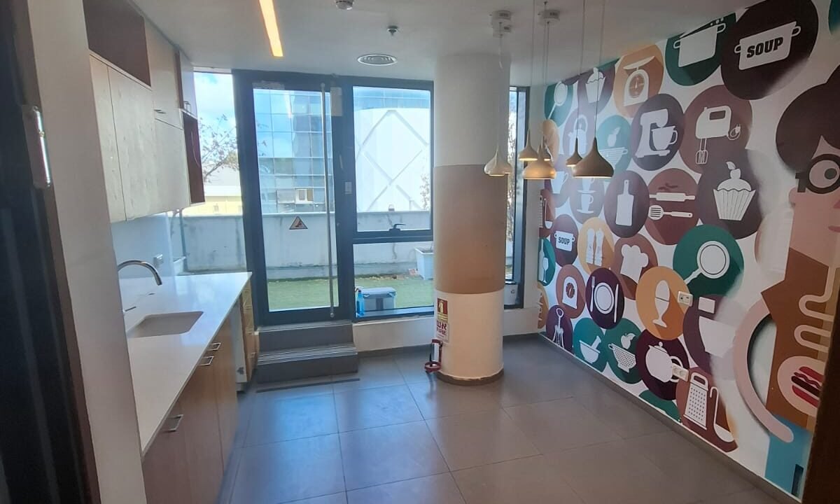 להשכרה משרדים עם יציאה למרפסת בכפר סבא-2