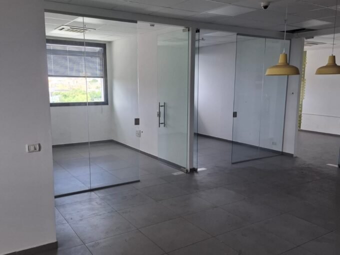 להשכרה משרדים בכפר סבא קומה 7