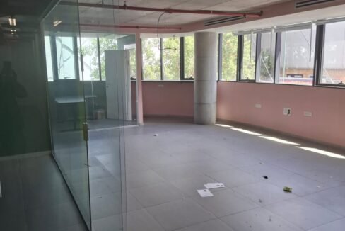 להשכרה משרדים בכפר סבא קומת ביניים-2