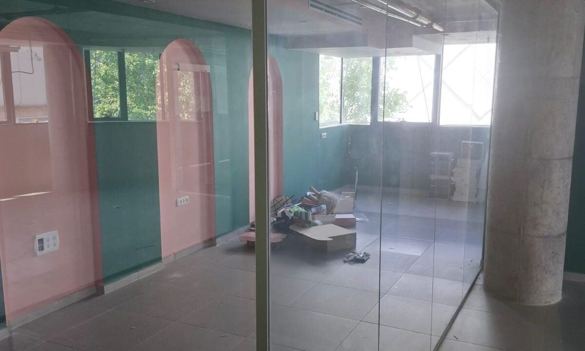 להשכרה משרדים בכפר סבא קומת ביניים-3