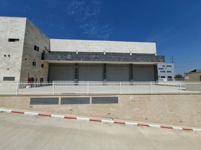 למכירה בניין תעשייה בכפר סבא